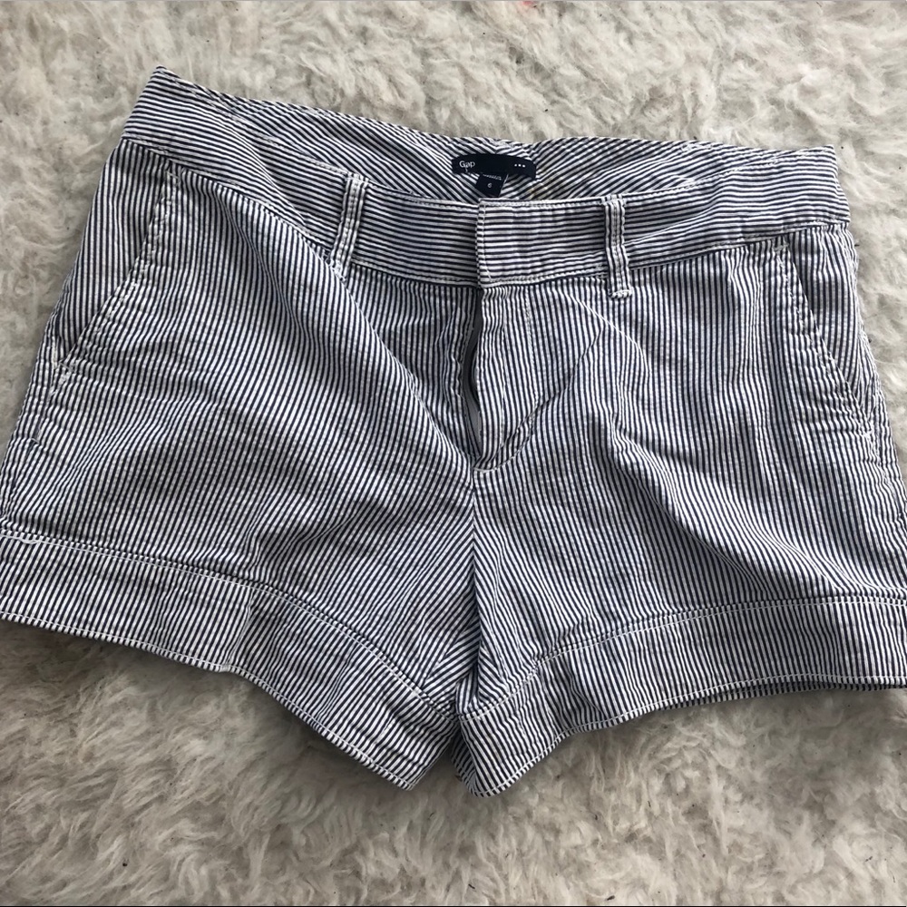 Gap seersucker shorts